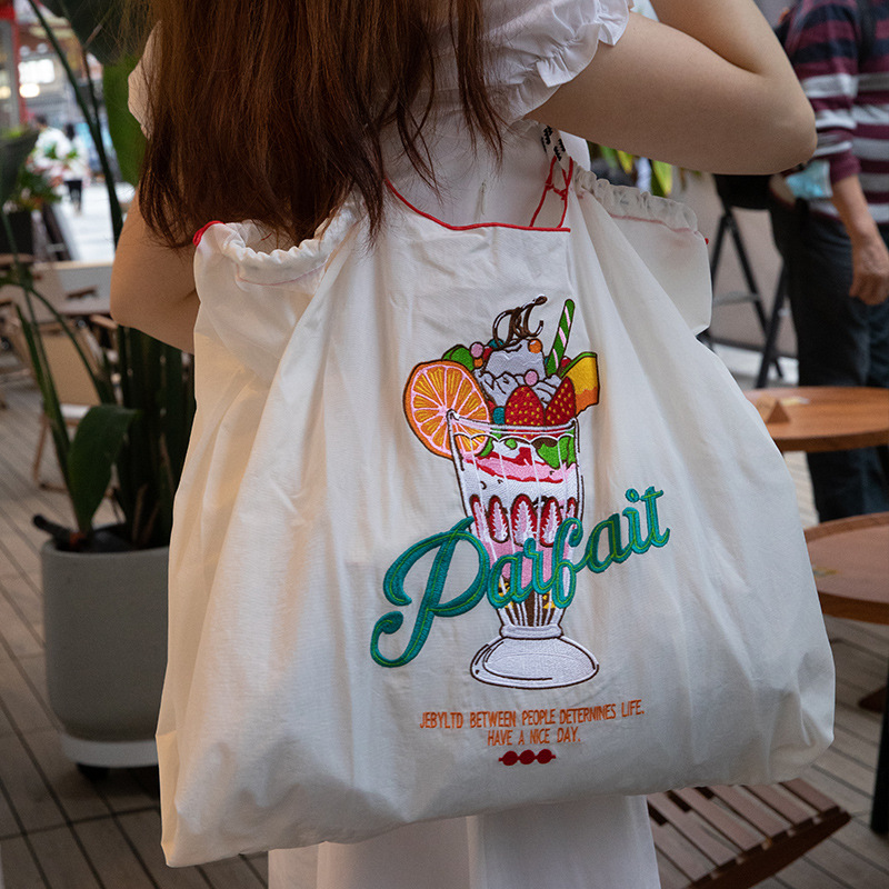 흰색 배경-아이스크림 컵