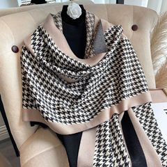 カシミヤのマフラーの女性のファッション的なエアコンの部屋のショールの千鳥の格のジャカードの優雅な長いタオルの短いフリンジの装飾のマフラーをまねます。