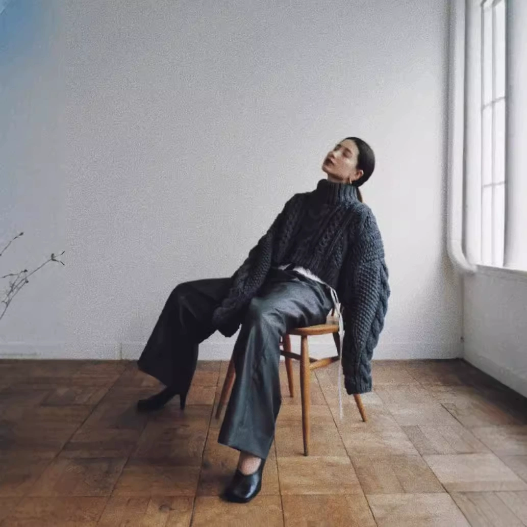 Новинка: стильный японский мягкий свитер крупной вязки для пожилых людей с повседневным дизайном.