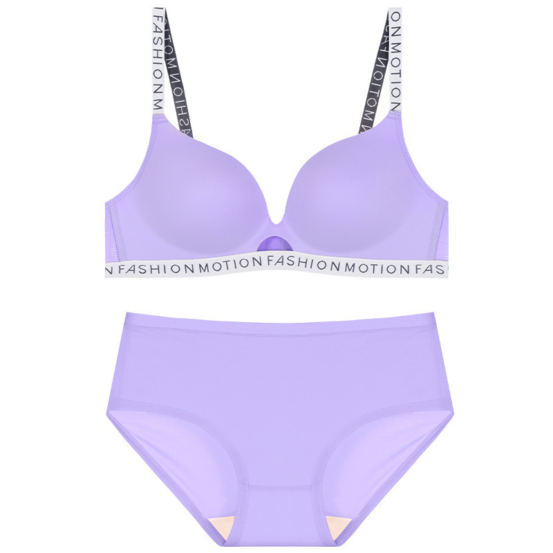 Traje nórdico púrpura