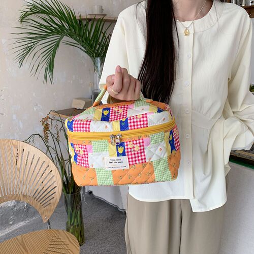 26277 Fresh and cute cosmetic bag, pastoral style cotton large capacity portable storage bag, toiletry organizer bag for women