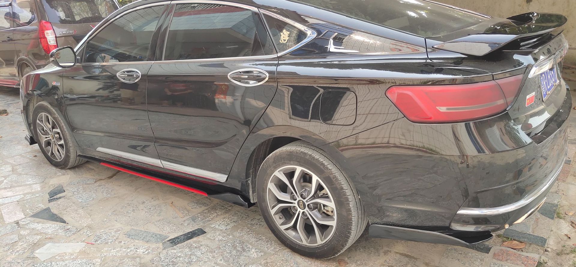 Car Modification Side Skirt Trim Two-Section Blade-Style Body Anti-Collision Side Skirts Door Edge Strips Full Surround Small Surround Carbon Pattern