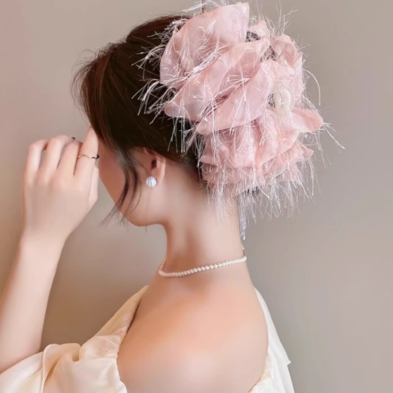 2026秋冬ミンクファー毛皮ヘアクリップ、高級感のある後頭部用大型シャーククリップ、ハート型キラキラ輝くダイヤモンド付き毛皮ヘアクリップ