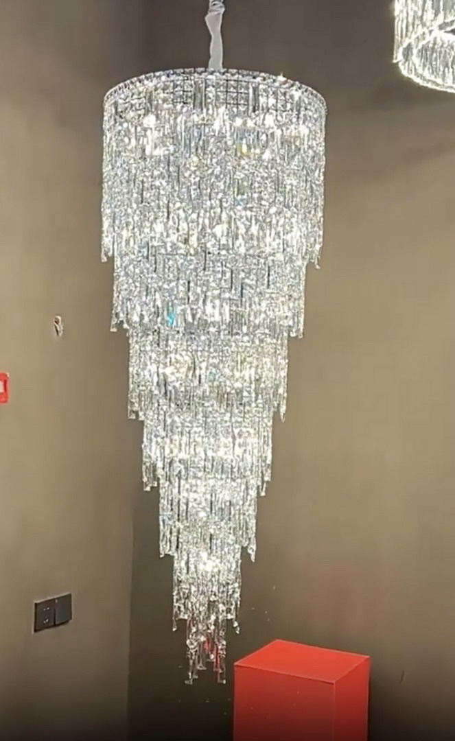 Lámpara de hotel a gran escala, araña de cristal personalizada, lámpara de cristal artesanal, lámpara de cristal en forma de pez, lámpara de Zhongshan, araña grande