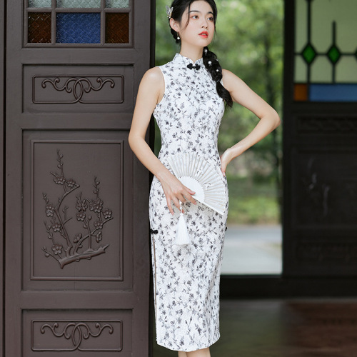 White floral qipao dresses for women girls  cheongsam shawl  elegant lady modified cape photos shooting cheongsam miss etiquette show host dress