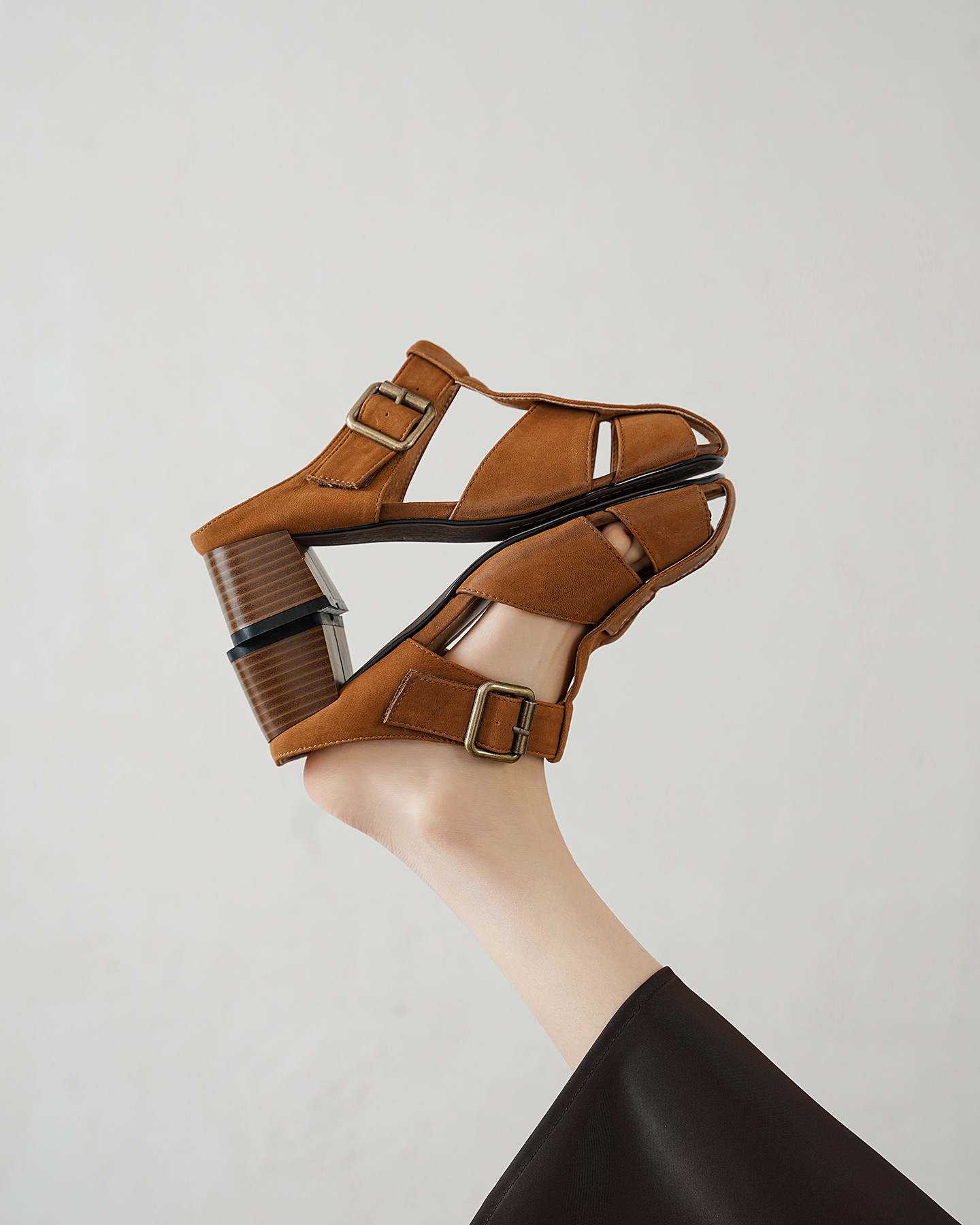 Dép sandal nữ quai dệt da cừu, đế La Mã thô, gót 4.5 cm — Màu caramel chi tiết 6