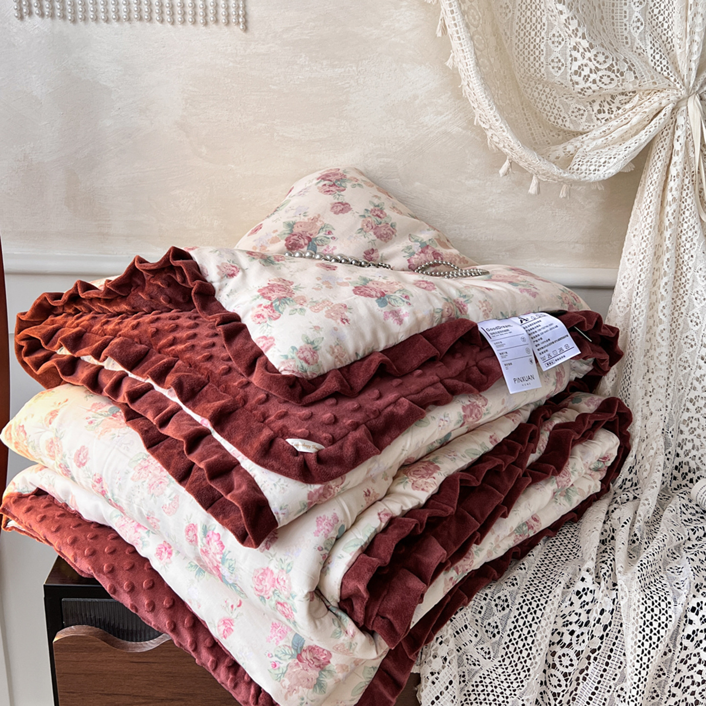 Classe A de algodón de doble capa de hilo de flores de encaje de doble persona cálida edredón de frijoles de otoño y invierno nuevos productos cálidos de peluche para bebés image 9