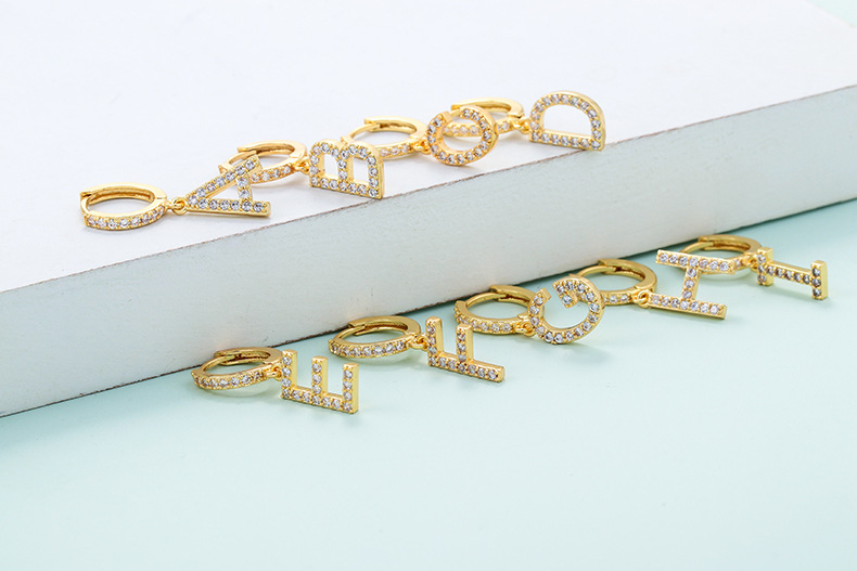 5g Weight Zircon Inlay Material Earrings Classification Anniversary, Business, Wedding, Travel, Birthday, Festival Occasion Copper Material Letter Pattern Women'S Gender Inlaid Zircon Design Fashion Style Gold Color Fashion New Zircon 26 English Letters Single Earrings 4