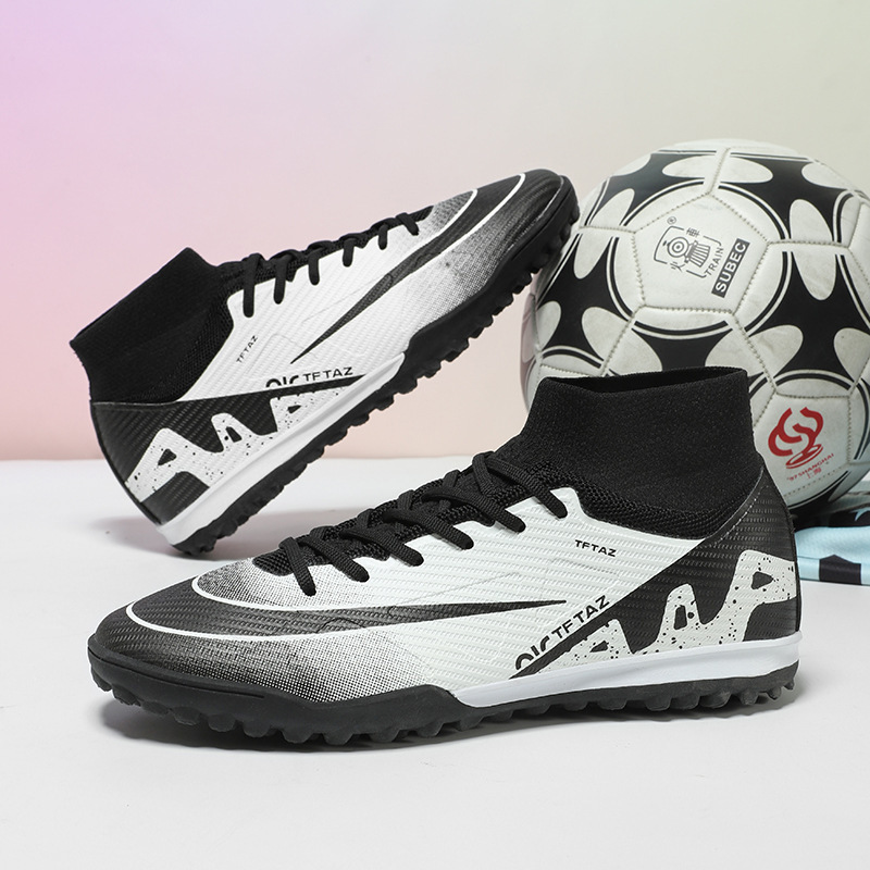 T16 clavo roto blanco y negro