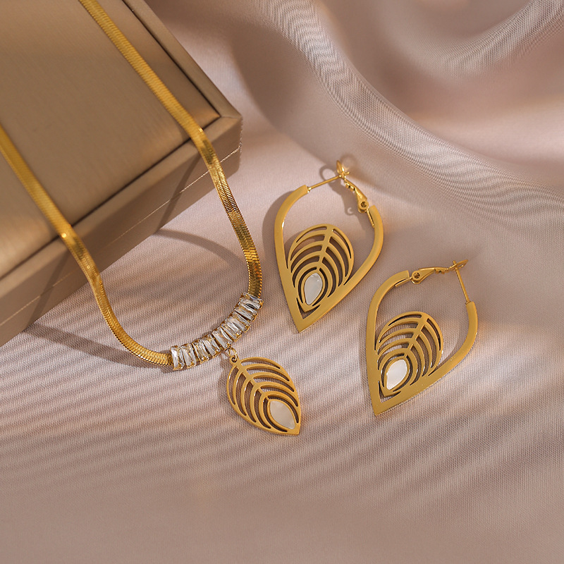 Fashionable elegant jewelry stainless steel