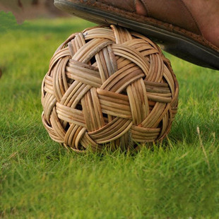 Hand-woven cuju ball ancient natural rattan ball bamboo strips hydrangea props decoration crafts football Myanmar