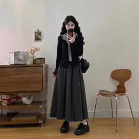胖妹妹套装大码女装胖mm假两件翻领刺绣上衣+百褶长裙两件套2025