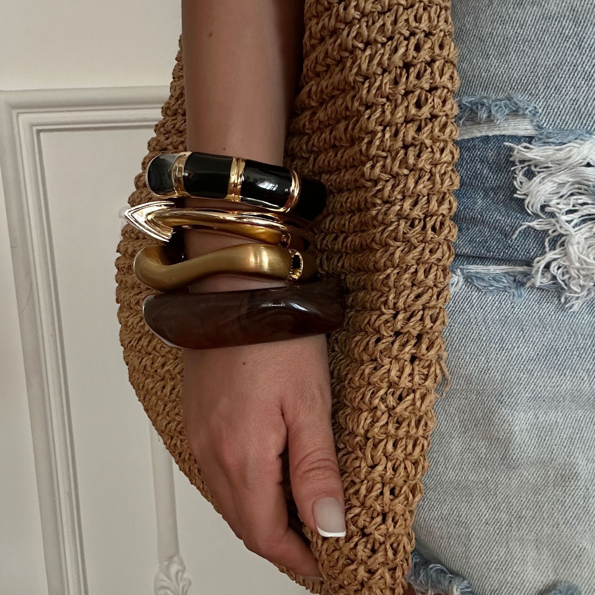65g Weight Bangle Classification Alloy Chain Material 1 Piece Quantity Casual, Daily Occasion Alloy Material Solid Color Pattern Women's Gender Plating Design Elegant, Vintage Style Style Coffee, Gold Color Elegant Vintage Style Solid Color Alloy Wholesale Bangles 1