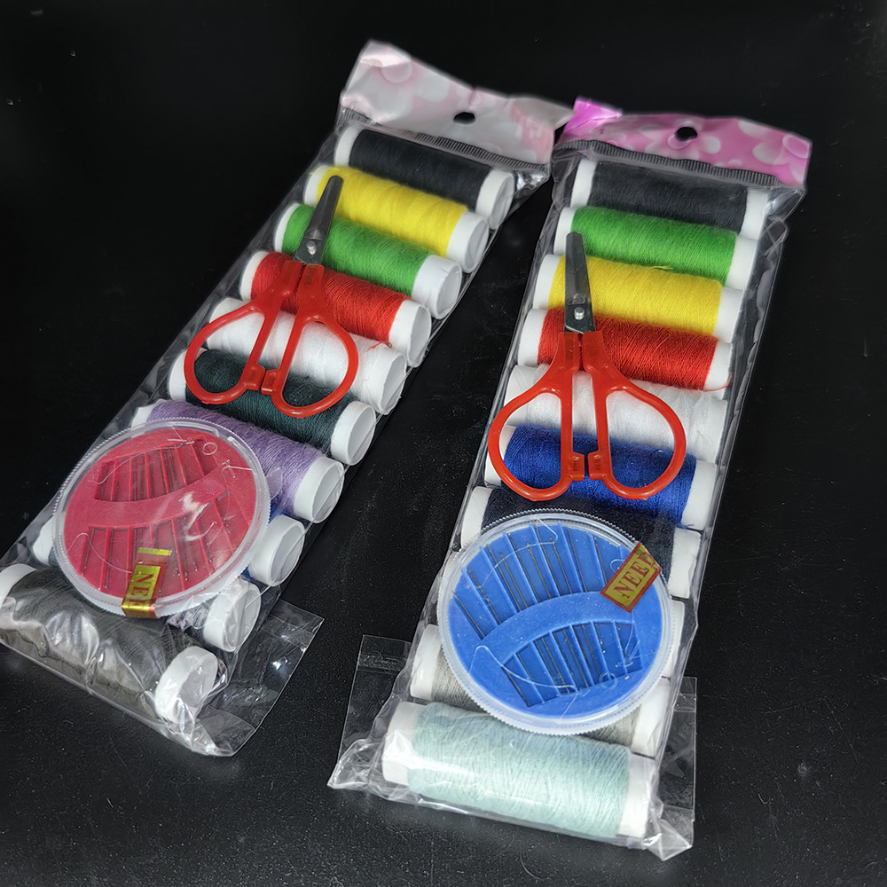 Fábrica de venta al por mayor de sutura de mano doméstica hilo de coser pequeño rollo de poliéster hilo de coser herramientas de reparación con tijeras