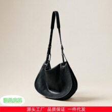 裘真植鞣羊皮信使马鞍包女斜挎单肩松弛感大容量通勤包2025新款包