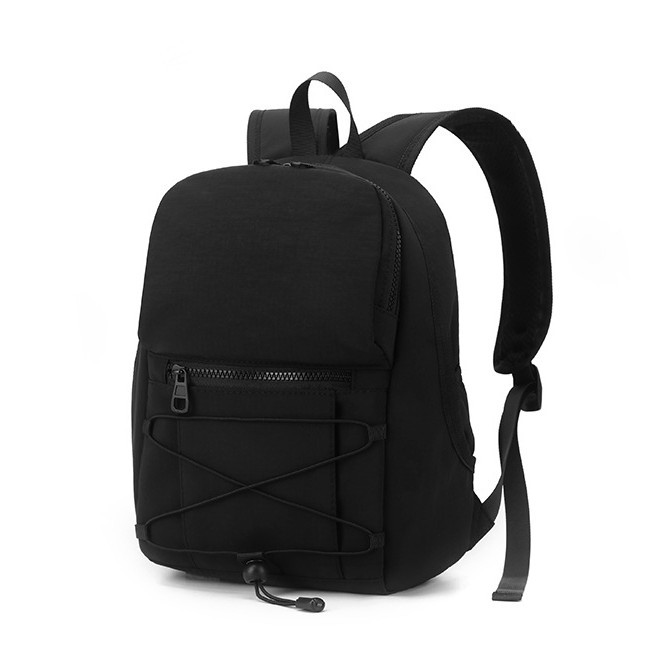 Ventas calientes de mochila pequeña y ligera para mujeres 2026 nueva mochila de nylon transfronteriza resistente a prueba de salpicaduras