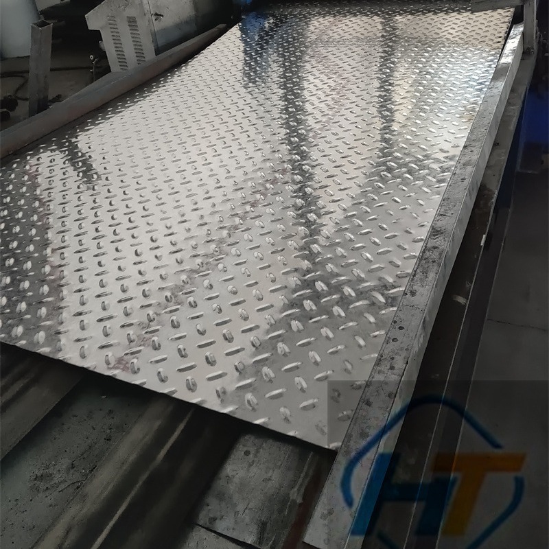天津供应 花纹钢板 楼梯花纹板 阁楼花纹板 踏步花纹板