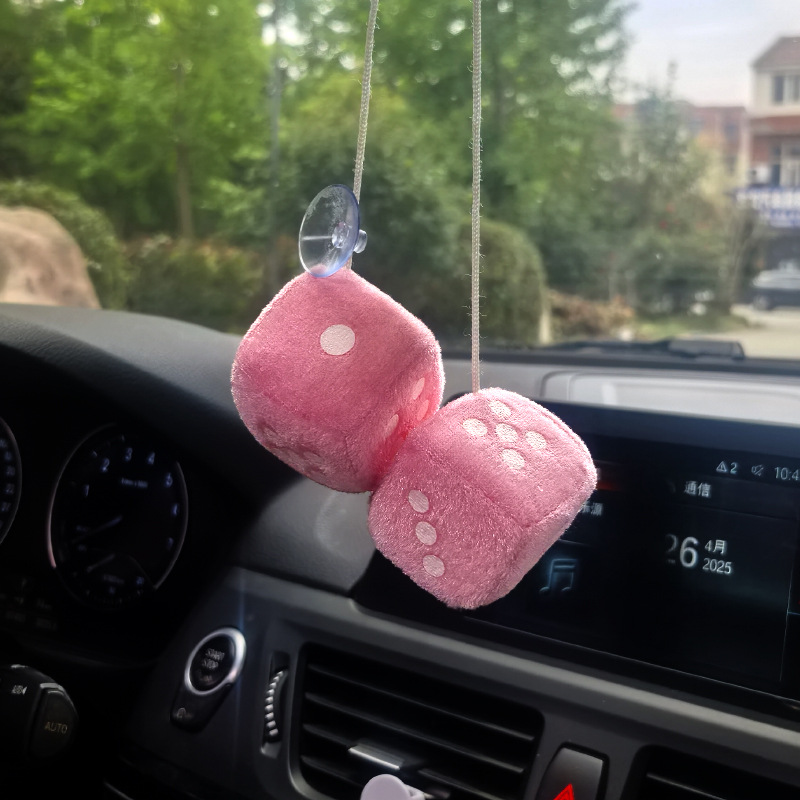 Colgante de accesorios de automóvil transfronterizo, colgante de automóvil, dados de felpa, colgante de automóvil, amor, Amazon