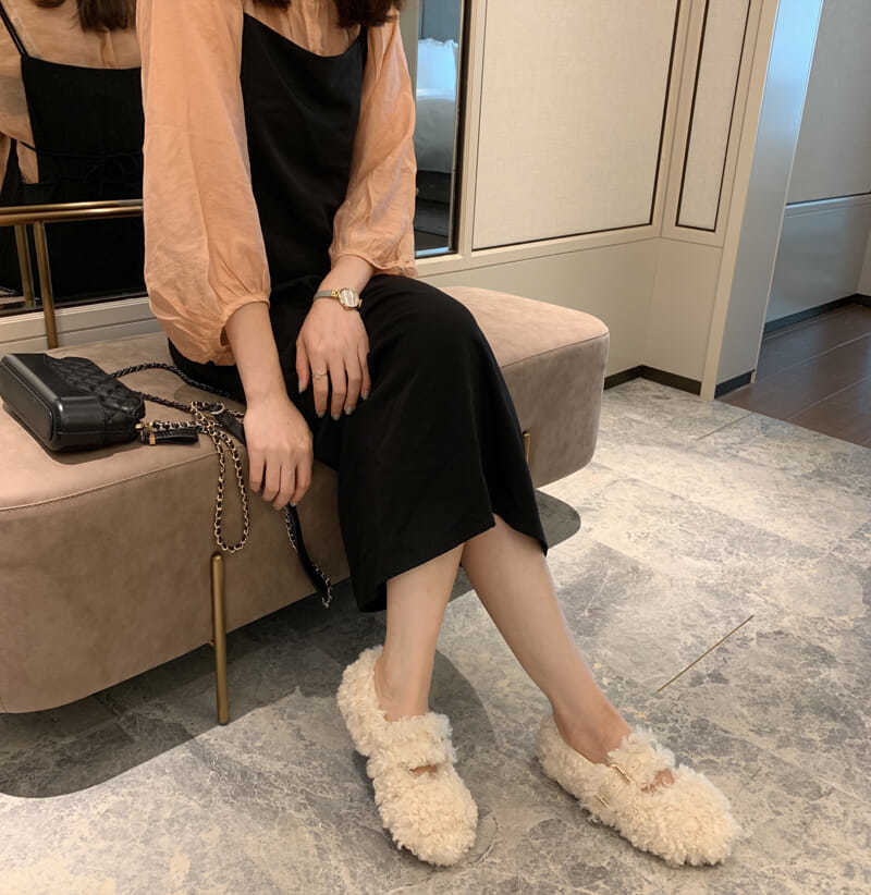 Tamanho grande sapatos peludos para outono e inverno exterior usar nova sola plana internet celebridade encaracolado mais gorro de veludo única mulher_voghion.com