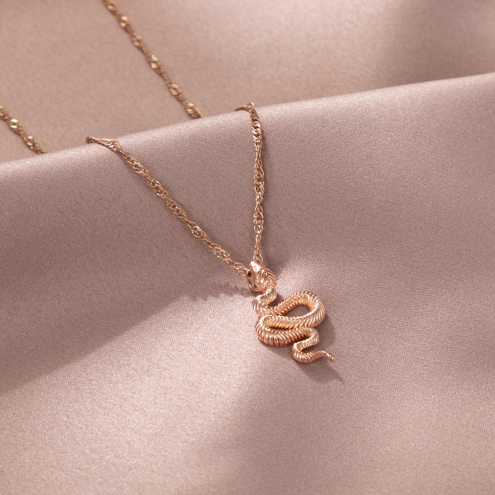 Cobra Pendant Necklace Rose Gold
