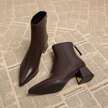 2025高级感小短靴女春秋单靴法式粗跟瘦瘦马丁靴尖头高跟秋冬女鞋