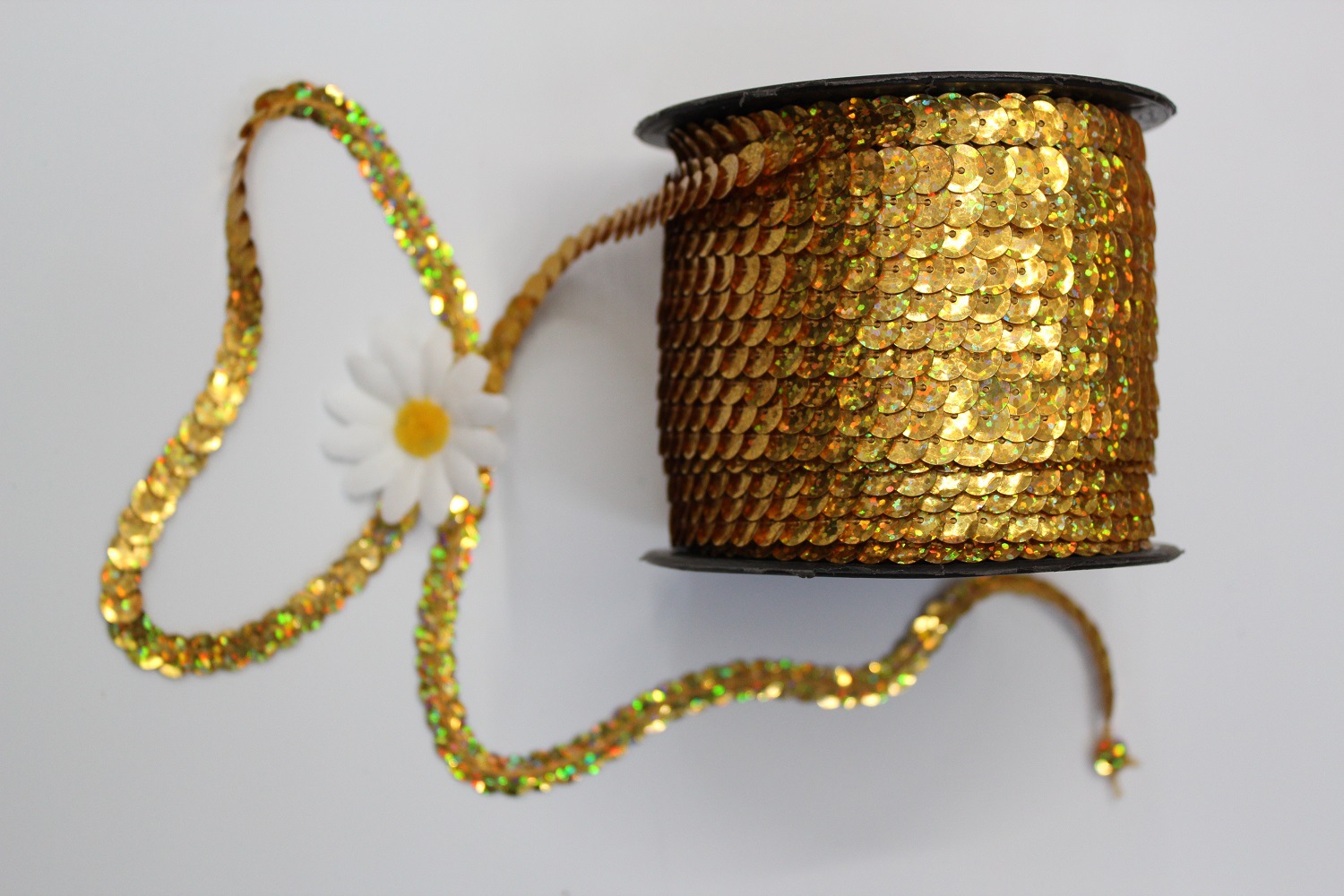 8毫米连线亮片优质PET/PVC亮片 8MM珠片带 8MM亮片带