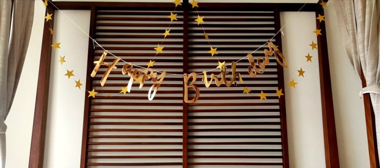 Festbanderoller och triangulära vimplar för skolfester_voghion.com