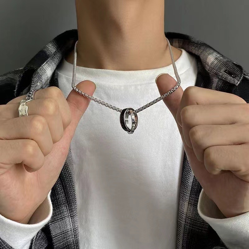 Collane in titanio da uomo di vendita calda, alla moda e personalizzate, doppi anelli ad incastro, olio gocciolante intarsiato_voghion.com