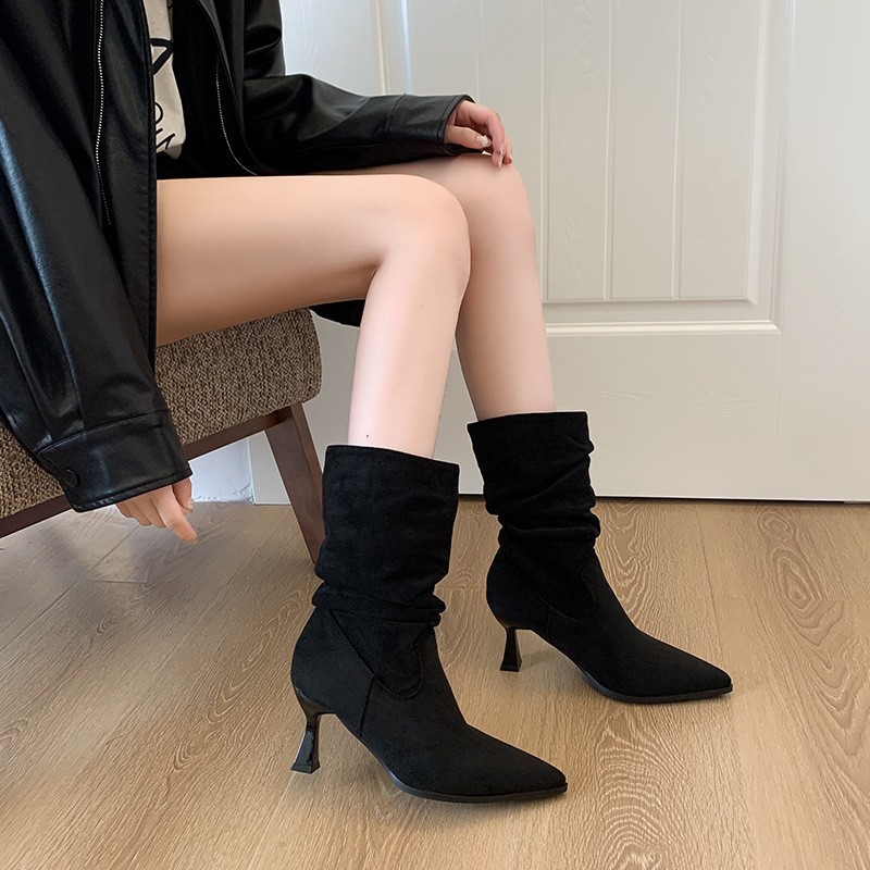 Cizme din piele întoarsă cu toc și vârf ascuțit pentru gambe_voghion.com