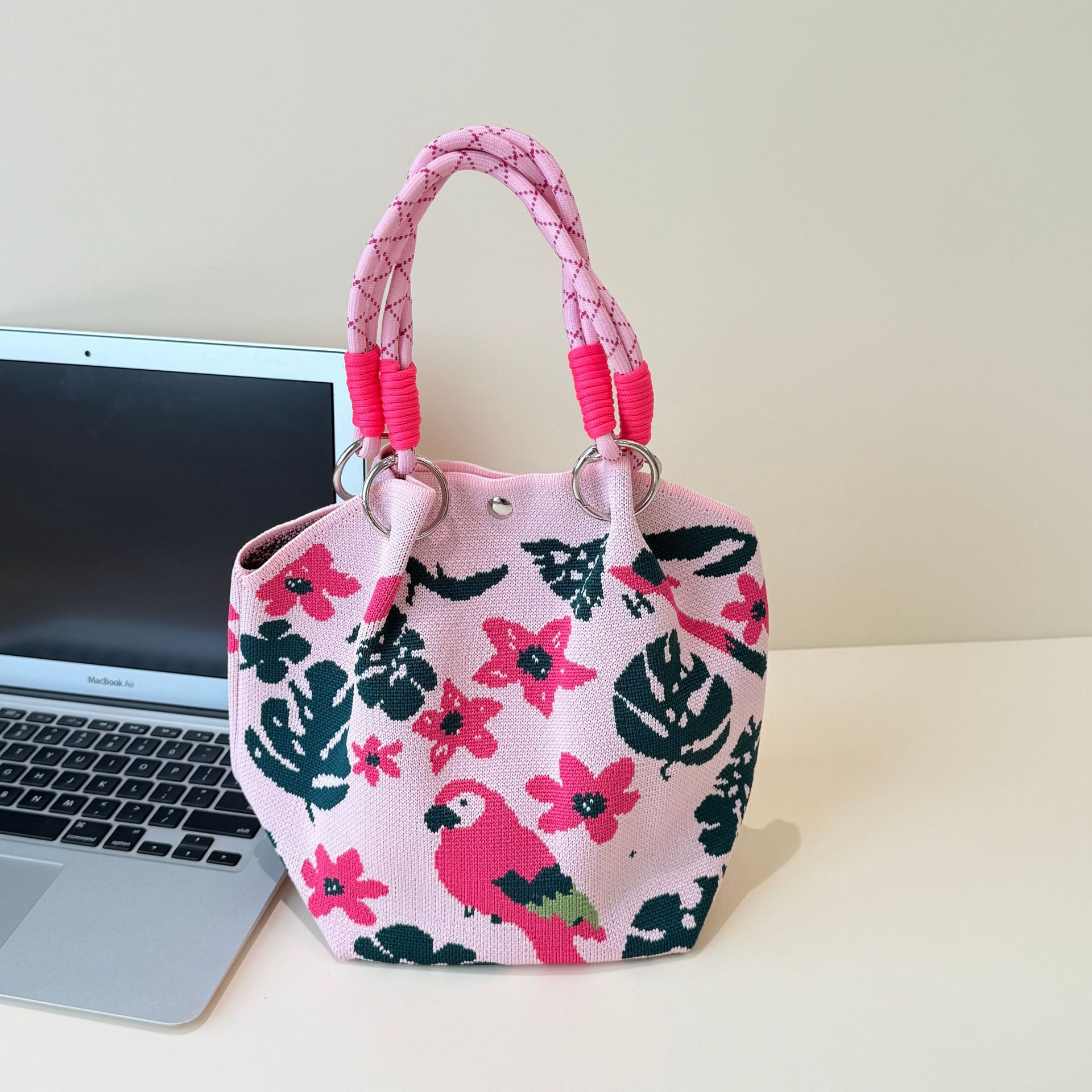 2026 primavera y verano nuevo bolso de cubo de pintura creativo portátil gran espacio de aire de dopamina alta sensación mochila