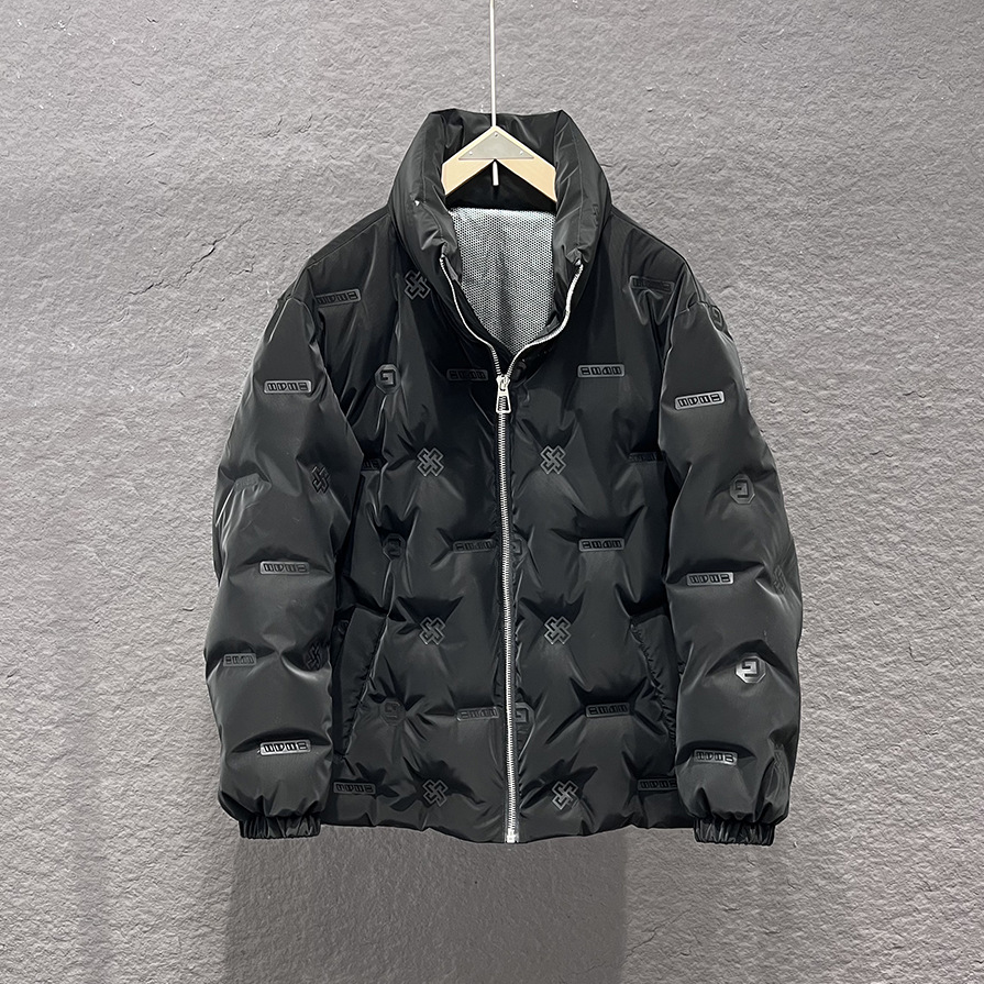 Abbigliamento maschile 2024 Giacca in cotone e seta da uomo europea ispessita calda con collo alto in rilievo a forma di G Giacca in cotone e seta punto di fornitura dal vivo_voghion.com