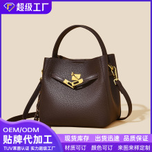 �羳���N�����¿�Ůʿ�ٴ������ˮͰ���μ��Ů�P������sб���