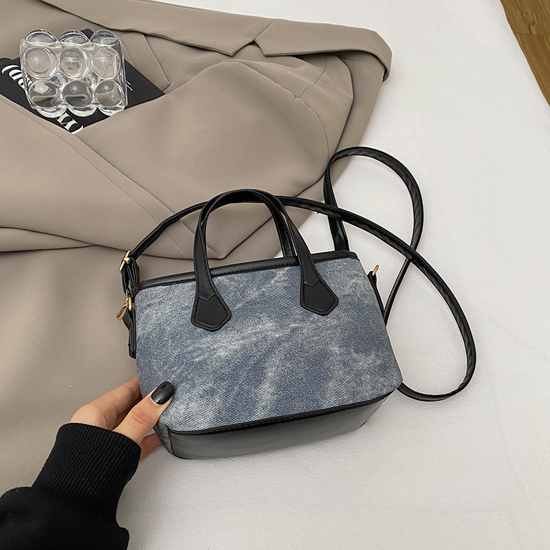 2024 nicho de diseño nuevo bolso de mujer nuevo invierno de moda retro bolso de mano cuadrado universal bolso de hombro único