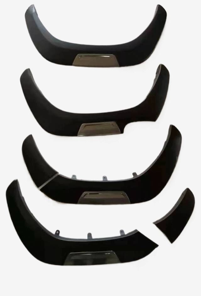 Suitable for 2016-2025 Toyota Hilux REVO, modified wheel arches with stainless steel additions