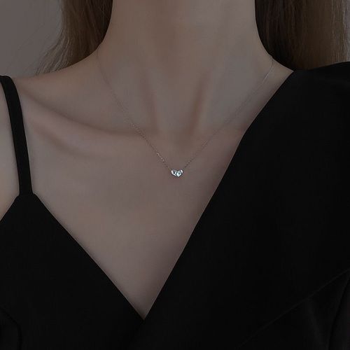 Japanese and Korean Style Double-Sided Small Heart Titanium Steel Necklace for Women, Light Luxury, Unique Design, High-End Charm Pendant Jewelry for Wholesale