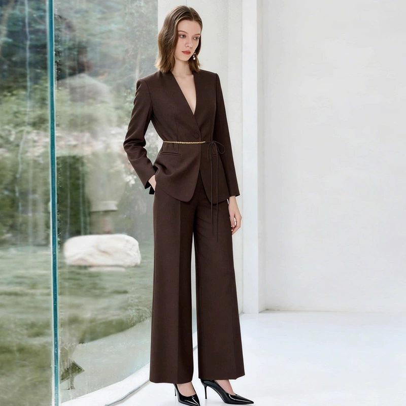 Demi-season fashionable classic suit jacket, trousers, V-neckline, bright catchy style, high-quality style -> Демисезонный модный классический пиджак костюм брюки, V-образный вырез, яркий запоминающийся стиль, стиль высокого качества