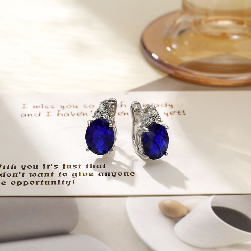 Europa y los Estados Unidos lujo ligero alto sentido huevo incrustado zircon temperamento pendientes de nicho transfronterizos diseño de orejas de orejas de mujer joyas de orejas