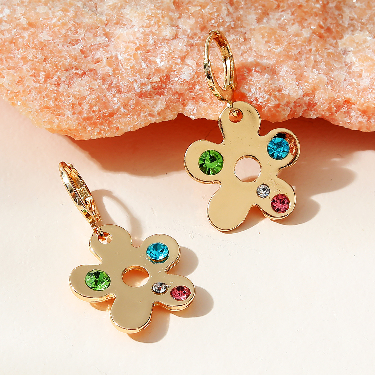 Fashion Jewelry Flower Shaped Inlay Rhinestone Alloy Earringspicture2