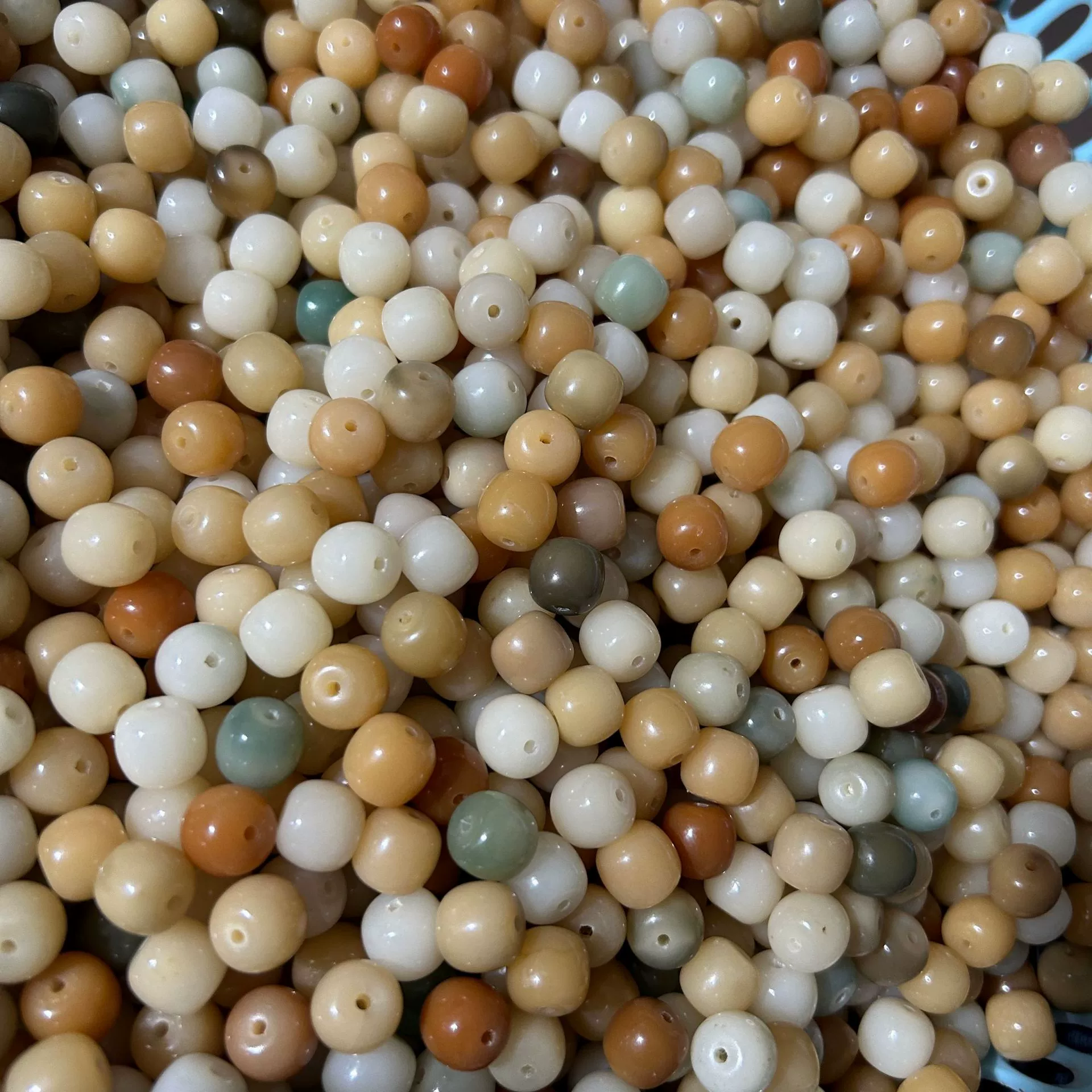 Оригинальный экологический Duobao White Jade Bodhi корень свободные бусины оптом натуральный смешанный цвет старый материал вокруг пальца мягкий браслет из бусин