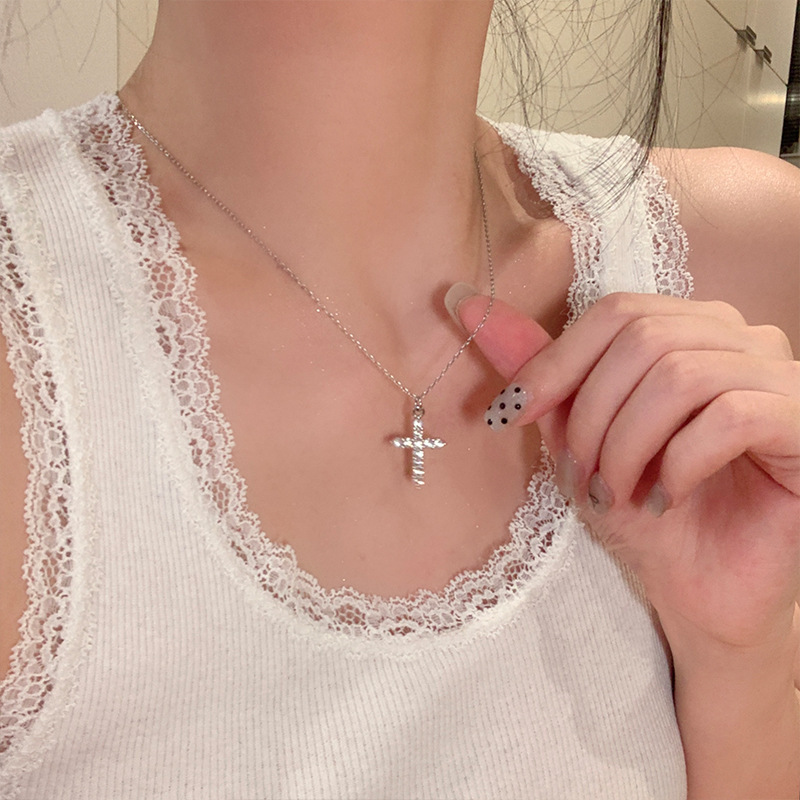 Large cross single layer necklace
