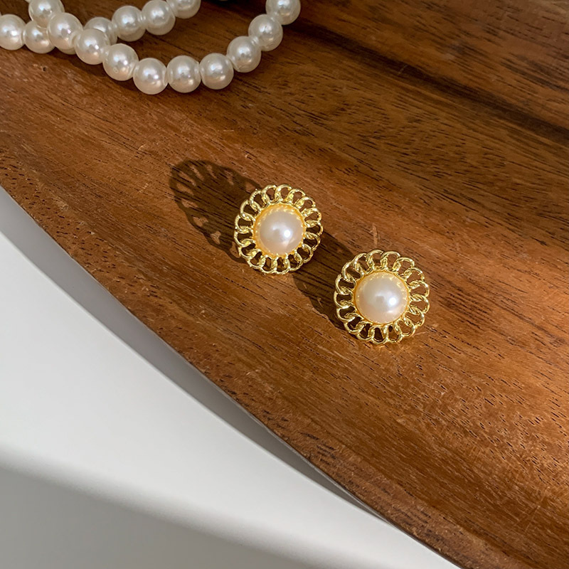 Pendientes de suministro empresarial de puestos de mercado nocturno pendientes al por mayor transfronterizos Pendientes de borla de temperamento de todo fósforo popular Pendientes coreanos