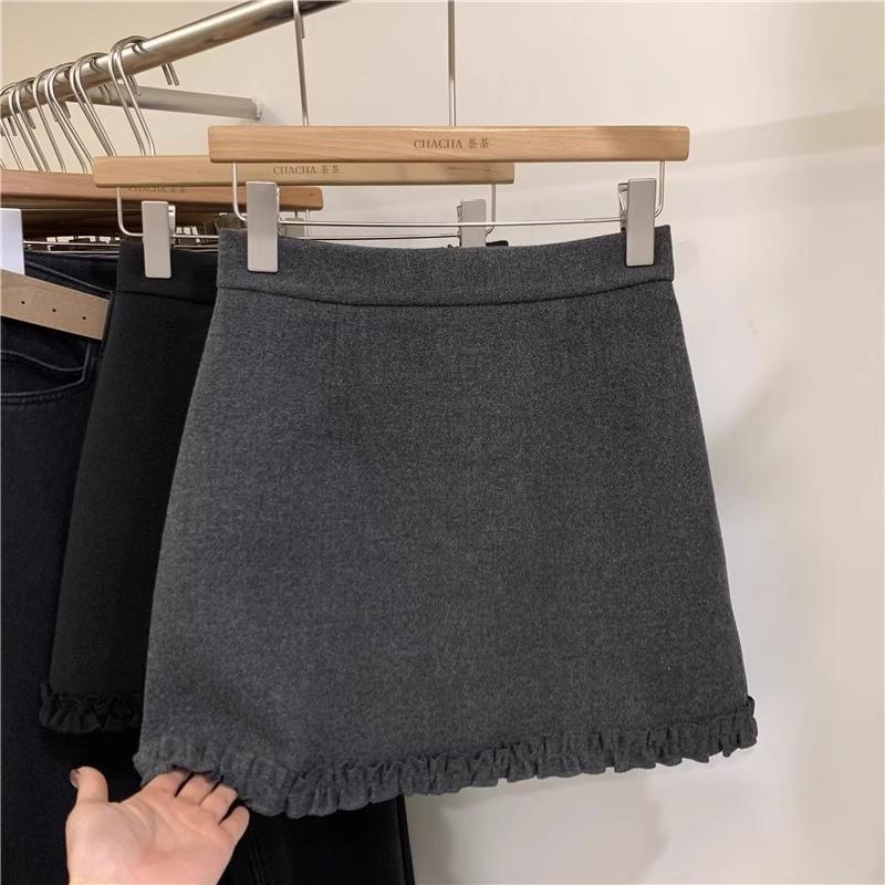 Gray Woolen Skirt for Women 2025 Spring High-Waisted A-Line Hip Skirt Lace Splicing Slimming Look Short Skirt for Small People