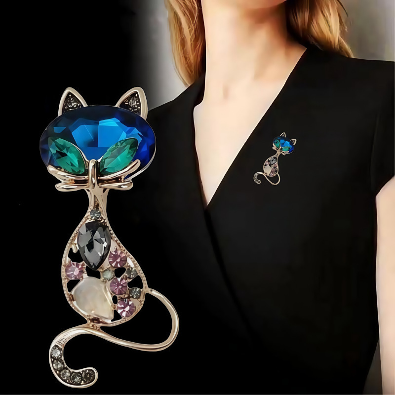 欧美奢华蓝宝石猫咪胸针高级感水钻胸针西装动物胸衣饰防走光扣别