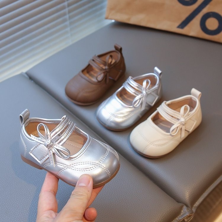 1 to 2 Year Old Baby Girl Princess Shoes Soft Sole Non-Slip Flats Toddler Shoes Autum New Children's Small Leather Shoes