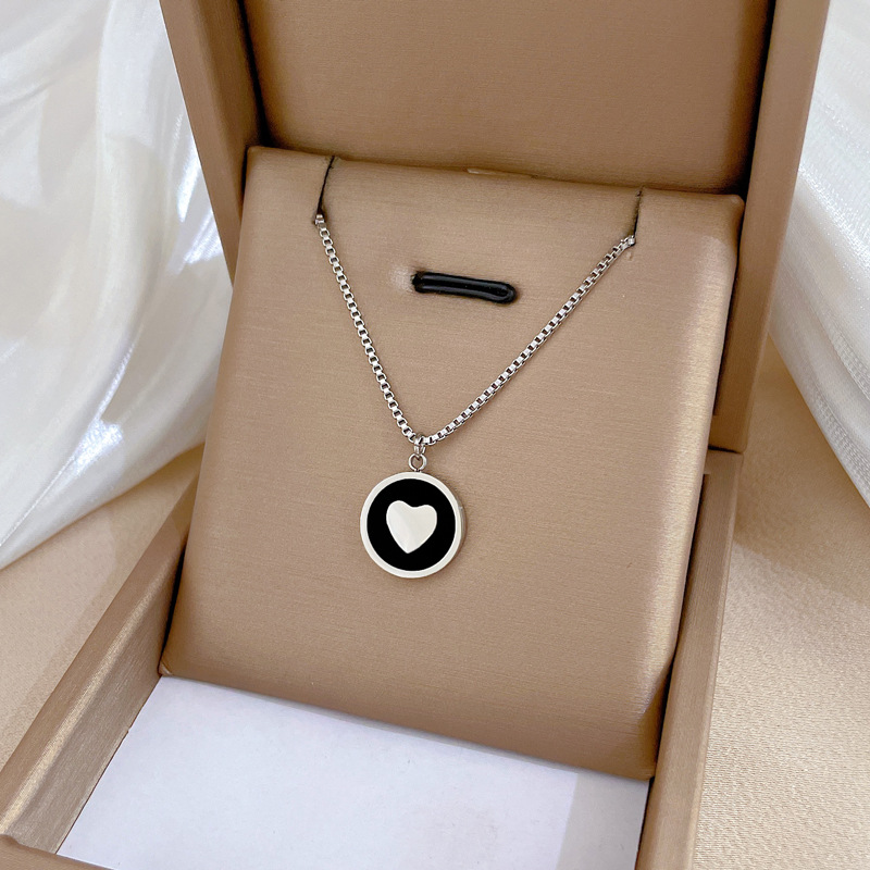 1 Piece Quantity Daily Occasion PVD Coated Real Gold Plated Round Heart Shape Titanium Steel Fashion Waterproof Non Tarnish Titanium Steel Pendant Necklace