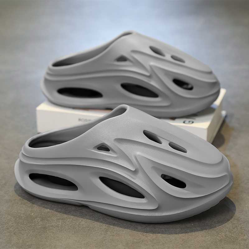 Croc Shoes Men's 2025 New Summer Outer Wear Dual-Purpose Youth Sports Beach Sandals with Poop Feeling