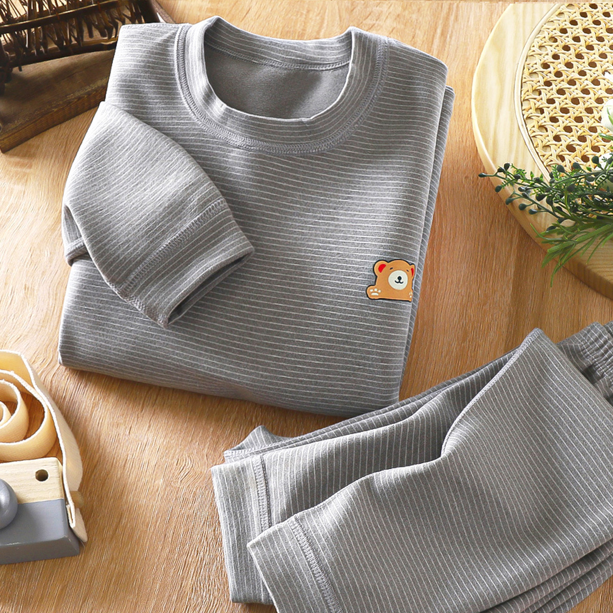 Terciopelo sin hueso para niños de Cuello medio nuevo ropa de otoño traje de pantalones largos traje de ropa interior térmica engrosada a rayas para bebés de hombres y mujeres