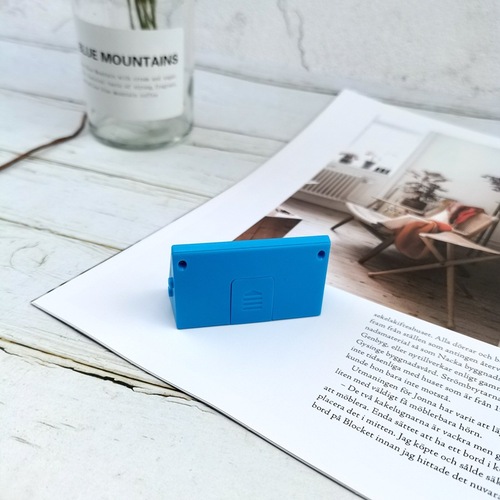 Car clock, mini clock, simple electronic clock, bedside clock, promotional gift clock, cute student clock, small triangle clock