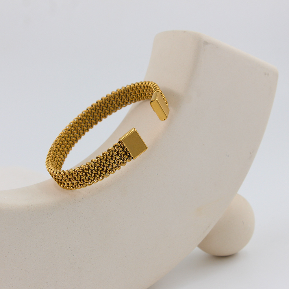 C Shape Pattern Women'S Gender Fashion Style PVD Coated 18K Gold Real Gold Plated C Shape 304 Stainless Steel Fashion Waterproof Non Tarnish Bangle