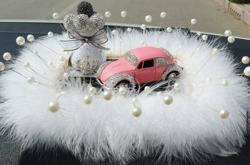 Corona modelo de automóvil adornos de automóvil almohadilla de plumas accesorios de automóvil adornos de automóvil decoración de automóvil en línea para chicas